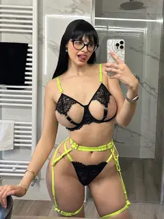 April escort in Berlin