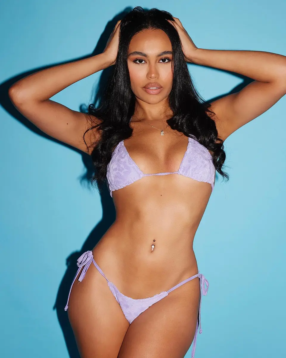 Ella escort in Berlin
