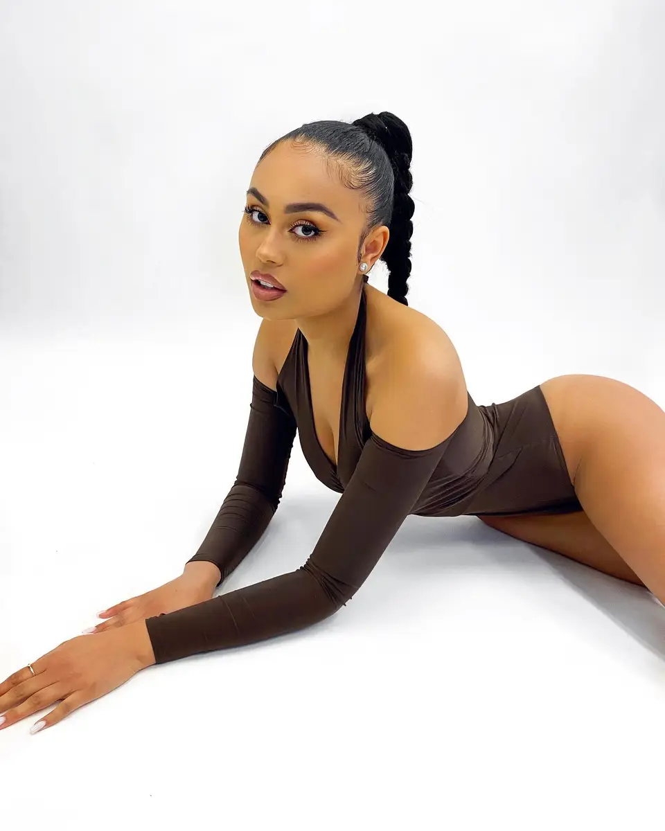 Ella escort in Berlin