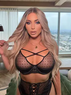 Kayley escort in Berlin