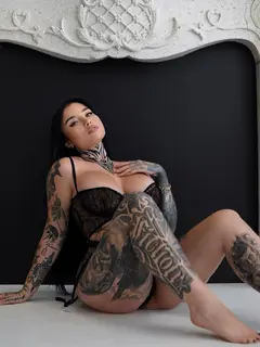 Leslie escort in Berlin